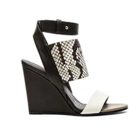 Vince Kyra Wedge Snake embossed Leather Sandals Shoes Platform Neutral Slides 9 - Picture 2 of 16